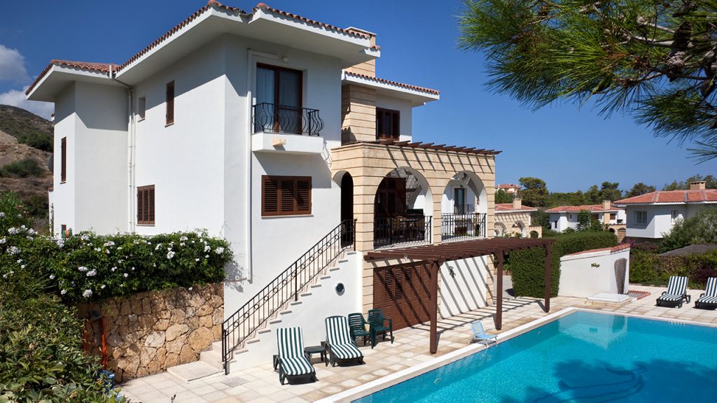 maintenance-tips-for-swimming-pools-and-water-features