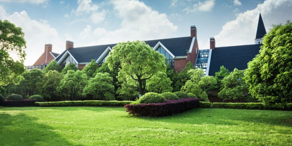 Trending Villa Landscape Design Ideas for 2025
